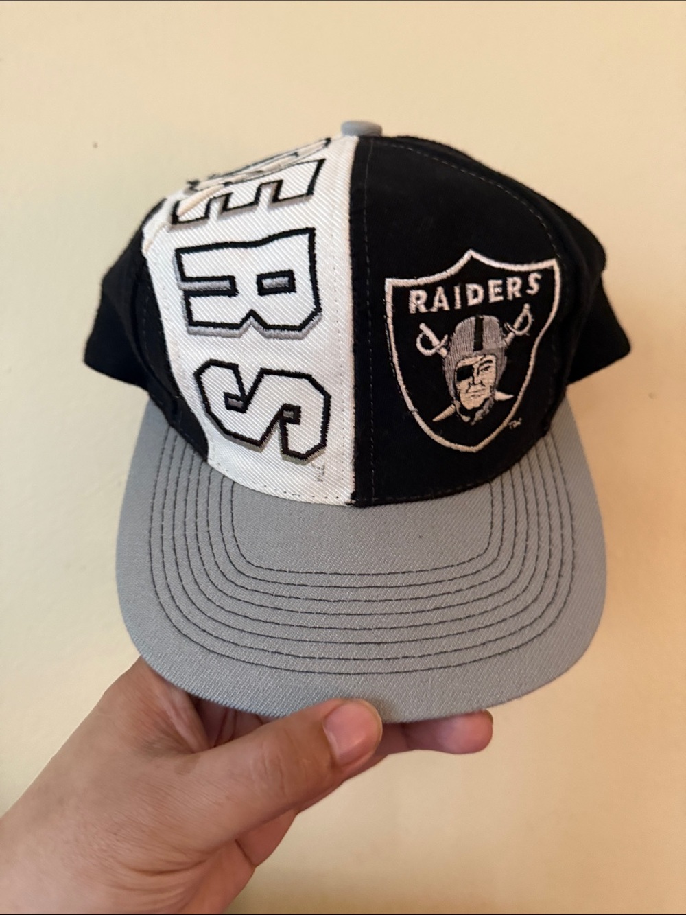 Vintage Raiders Two-Tone Black White Gray Snapback Hat